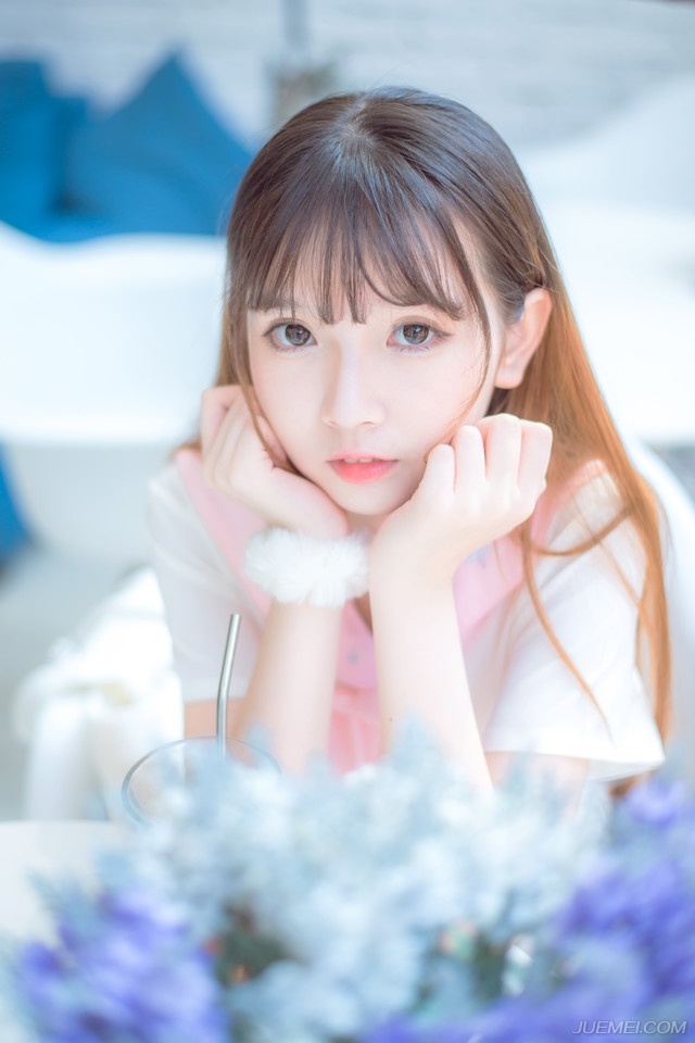 偶尔抱怨一次人生可能是某种情感的宣泄，也无不可，但习惯性的抱怨而不谋求改变，便是不聪明的人了。——三毛《亲爱的三毛》